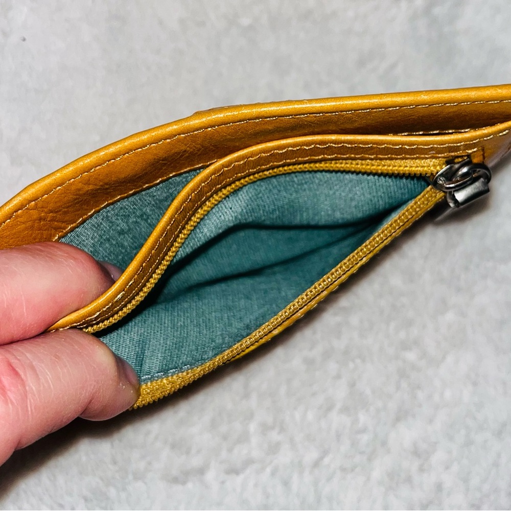 HOBO Euro Slide Tan Leather Card Holder - Picture 4 of 7